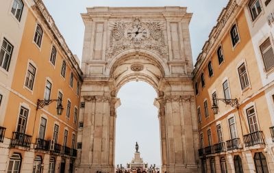 LANGUAGE TRAVELLING - VIAJAR E APRENDER