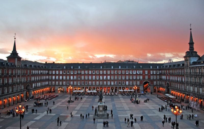 MADRID E PARQUE WARNER