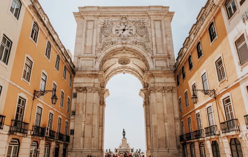 LANGUAGE TRAVELLING - VIAJAR E APRENDER