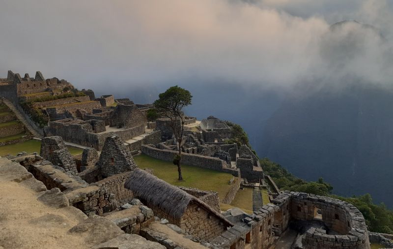 VIAGEM DE COMBOIO (THE FIRST CLASS) DE CUSCO A MACHU PICCHU