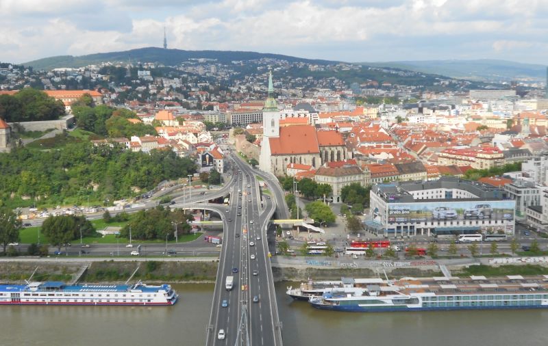 BRATISLAVA, ESQUECIDA MAS ACOLHEDORA