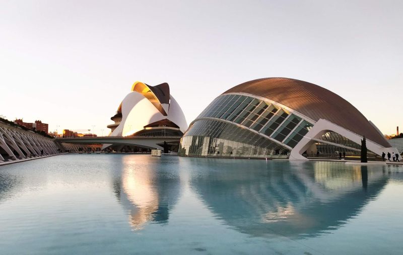 ALGUMAS DAS MAIS INTERESSANTES ATRAÇÕES TURÍSTICAS PELO MUNDO