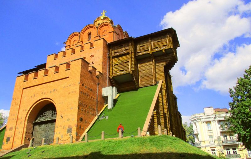 ALGUNS DOS MONUMENTOS EM CIDADES MENOS TURÍSTICAS